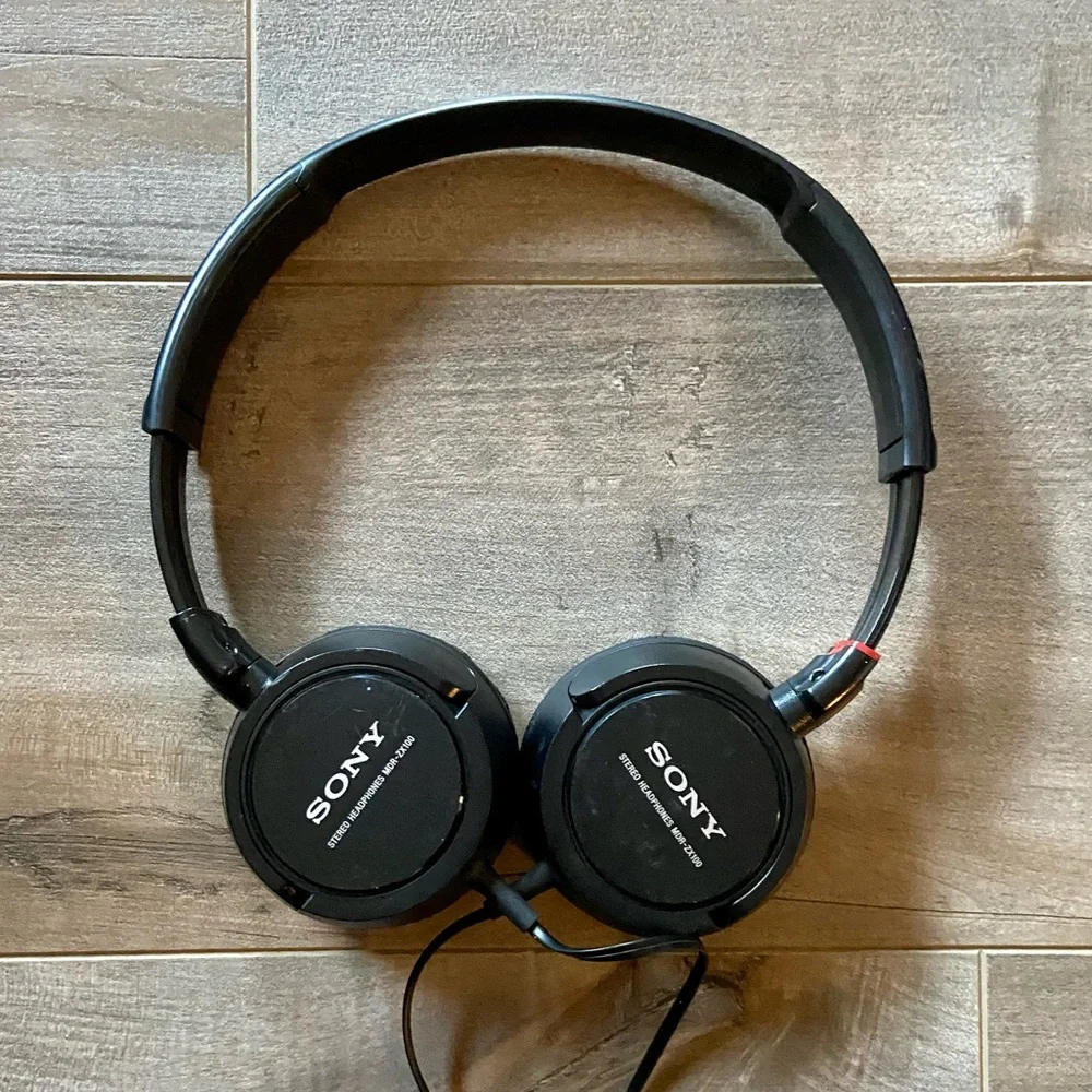 Sony MDRZX100 Headphones (Black)